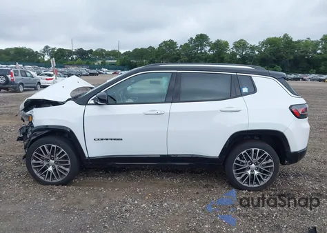 2022 Jeep Compass Limited 4X4 из США, поврежденный, VIN 3C4NJDCB2NT122490